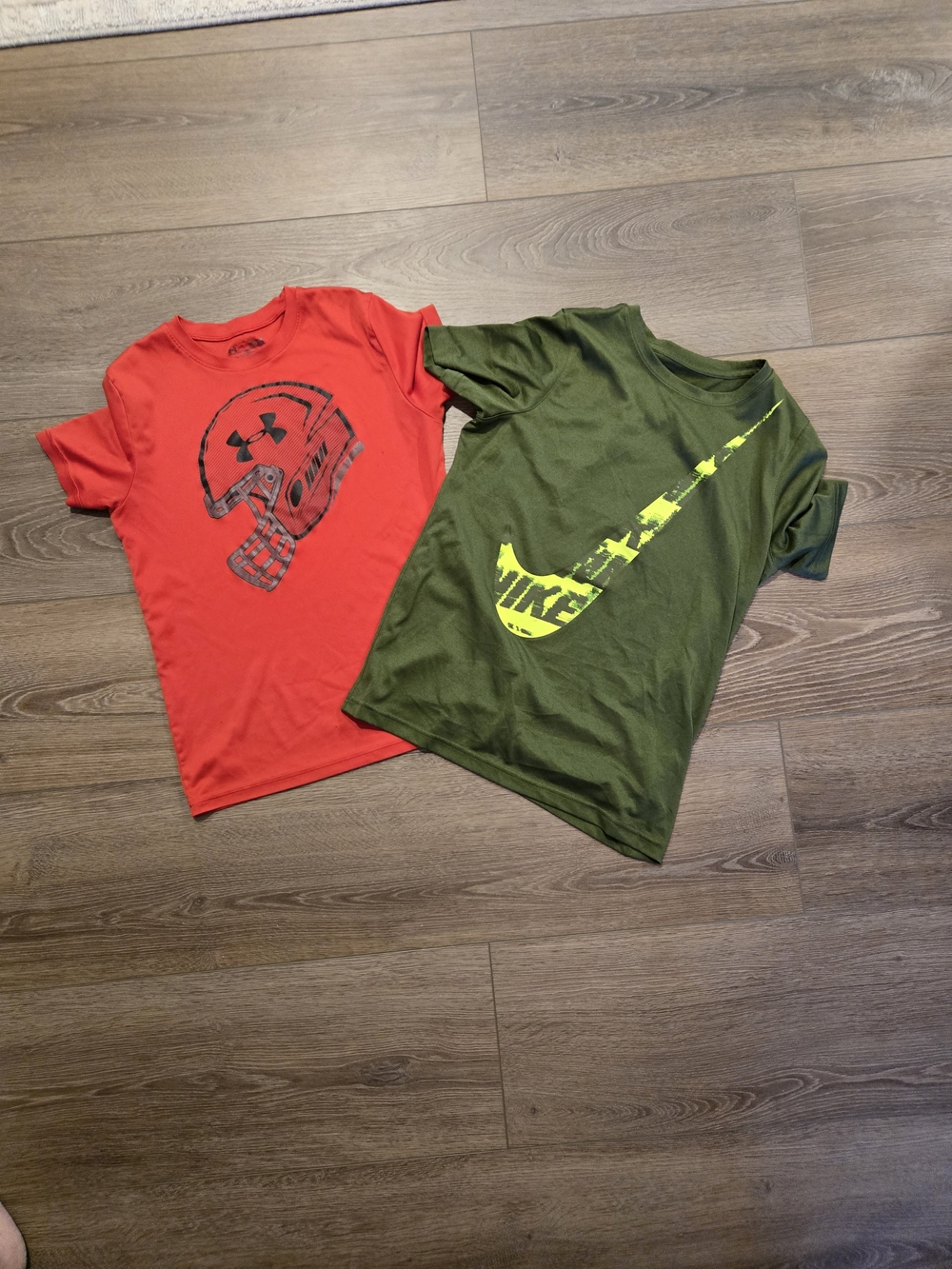 Under Armour Red Graphic Tee & Nike Olive Green Logo Tee - Kids Short Sleeve Set